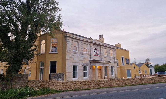 Knott End-on-Sea Cottage | LORD WILLIAM, pet friendly, with a garden in Garstang