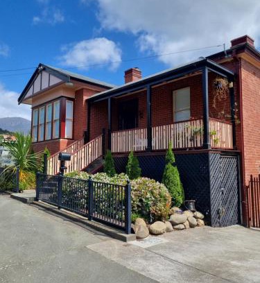 Sandy Bay Apartment | Lords Rest Apartment - Private and Central with Free Parking and Great WIFI