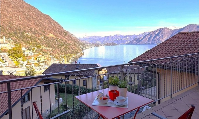 Argegno Apartment | LORY LOFT with Lake view Balcony