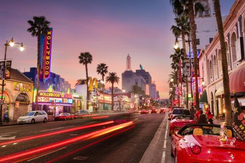 Hollywood Apartment | Los Angeles Premium City Suites with Free Parking