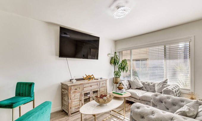 Valley Glen House | Los Angeles Townhome: Off-Street Parking & Balcony