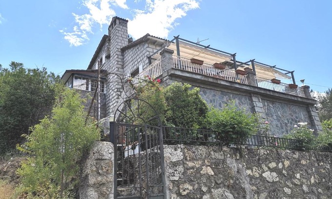 Burgohondo House | Los corzos