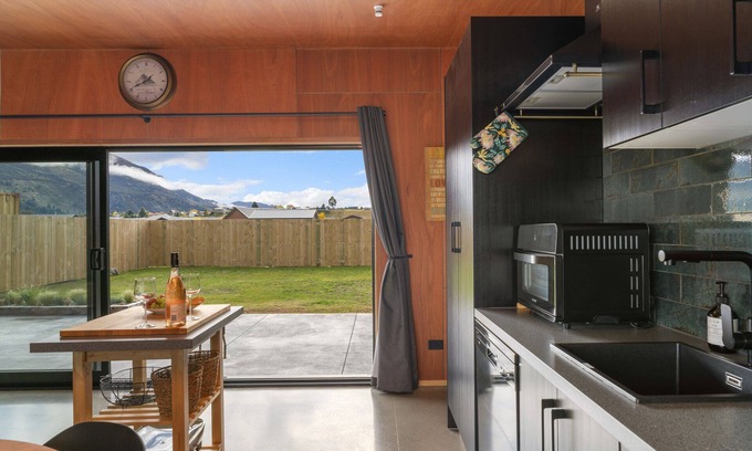 Lake Hawea House | Lost Burn Beauty - Lake Hawea Holiday Home