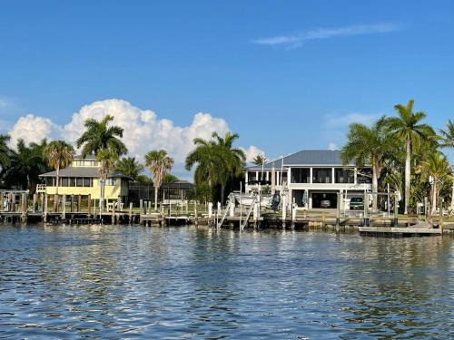 Everglades City House | Lostman's Lodge - Everglade City, Sunset View Pool & Hot Tub