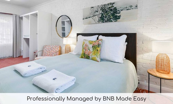 Orange House | Lou's Cottage - Romantic, Country Couples Retreat