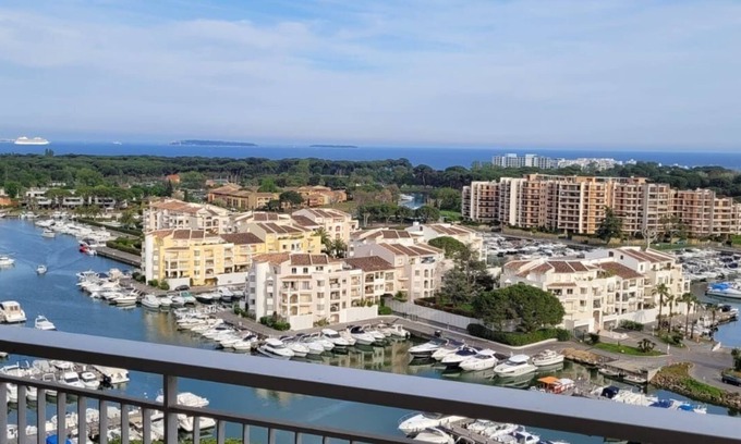 Mandelieu-La-Napoule Apartment | Loue appartement Mandelieu la Napoule - Marina - 2 bedrooms, 115m² - France
