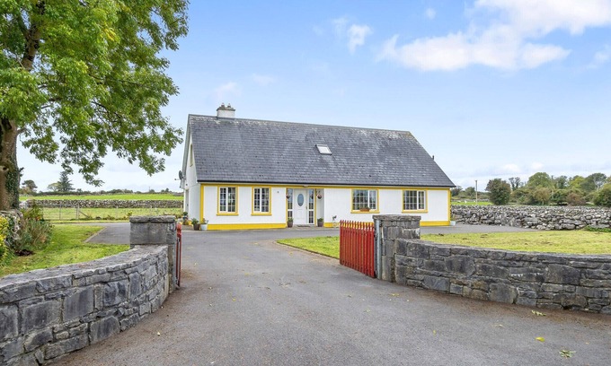 Neale Ski Chalet | Lough Mask Fishing Lodge