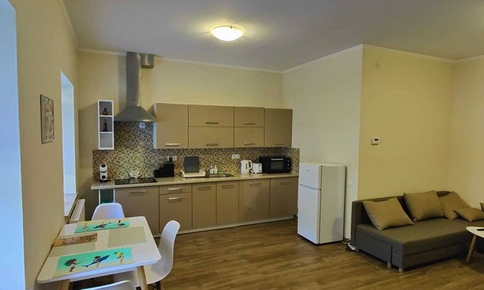 Brezova Apartment | Louisa - Charming 2 Bedroom Apartment
