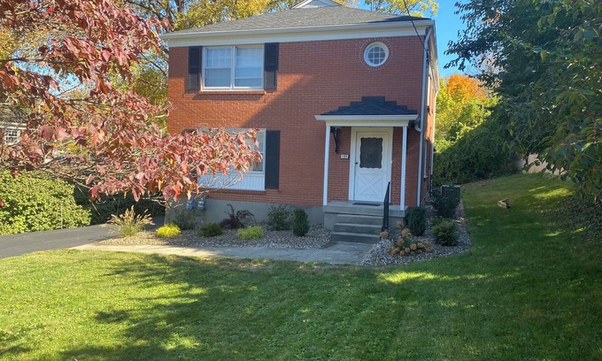 Crescent Hill Condo | Louisville GEM, newly furnished, super clean, in a safe trendy area