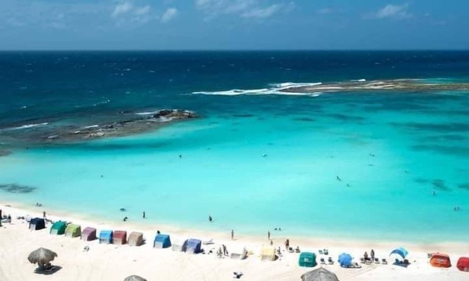 Palm Beach Apartment | Love and Peace Vacation Rental Aruba