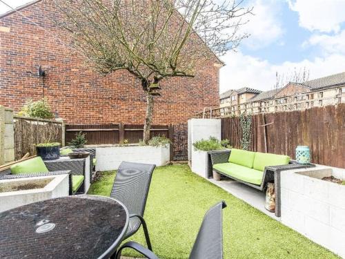 Abbey House | Love in the Heart of Wimbledon