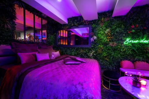 Saint-Mathieu Apartment | Love room “La nuit de rêve” centre historique