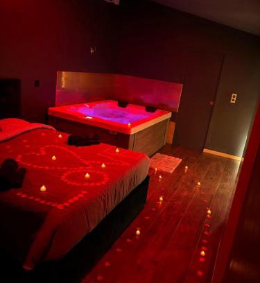 Caderousse Apartment | Love room villa rhôna avec jacuzzi