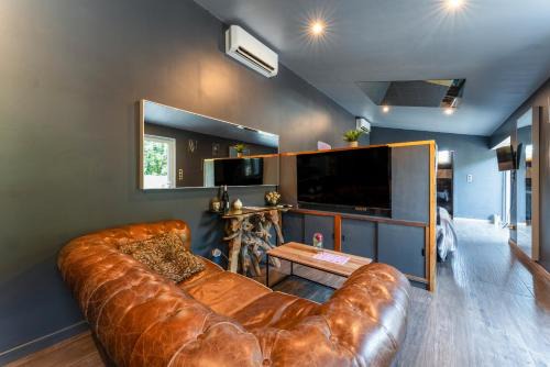 Caderousse Apartment | Love Room - Villa Rhôna