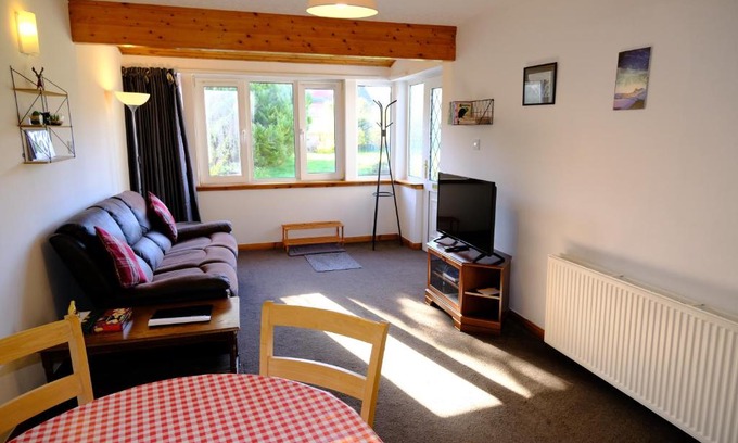 Culloden Apartment | Lovely 1-bedroom apartment with free parking