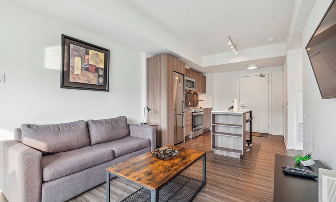 Bay Street Corridor Apartment | Lovely 1-BR in DT Toronto