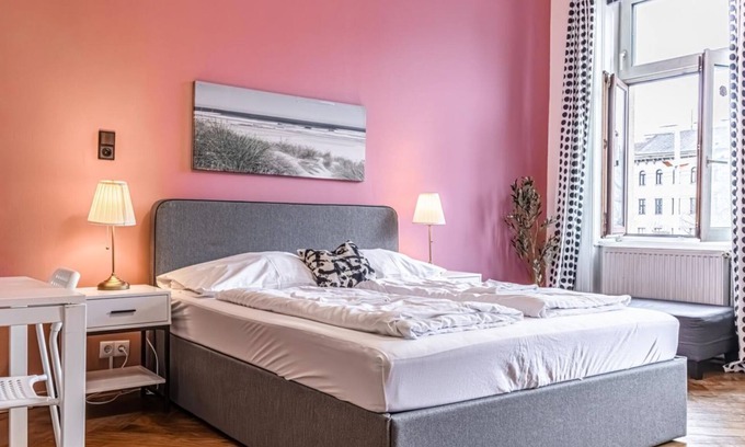 Wahring Apartment | Lovely 1BR Apt. near AKH Hospital