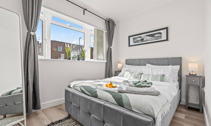 Coventry Apartment | Lovely 2-Bed House | Central Coventry Location