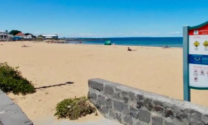 Williamstown Apartment | Lovely 2 bedroom apartment near the beach Free Parking
