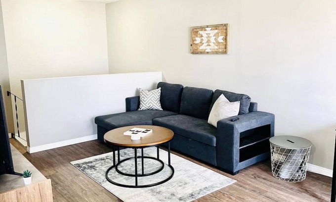 Camrose Apartment | Lovely 2 Bedroom apartment