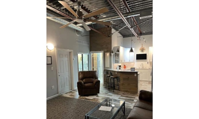 Ottumwa Apartment | Lovely 2 Bedroom apartment, free parking