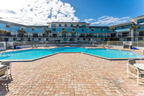 Flagler Beach Apartment | Lovely 2 Bedroom Beachfront Condo