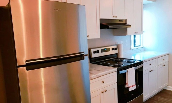 Green Valley Condo | Lovely 2 bedroom condo perfect for long term stays