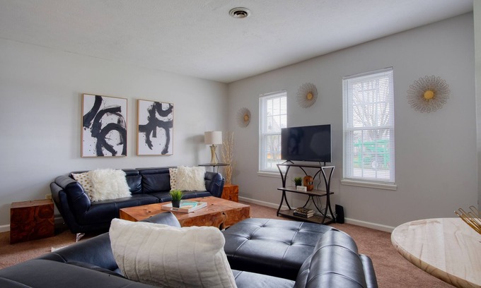 Pittsboro House | Lovely 2-Bedroom Home Located Close To It All