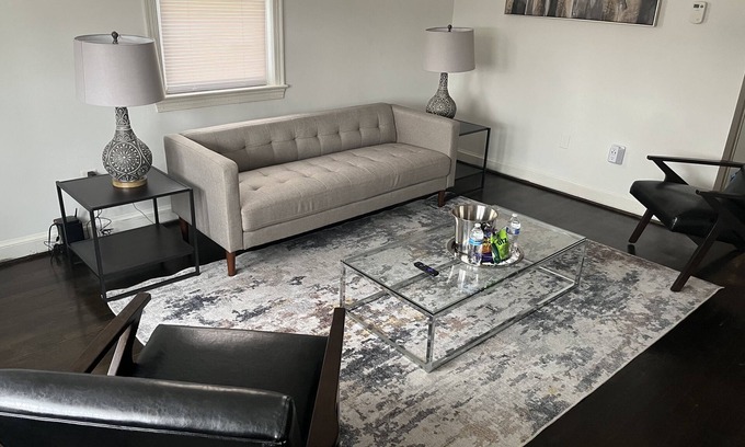 Fairlawn Apartment | Lovely 2-bedroom rental DC unit
