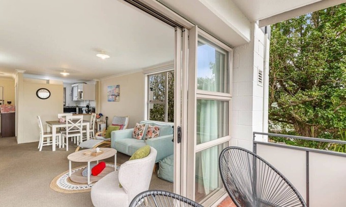 Mount Eden Apartment | Lovely 2-Bedroom Rental with Parking Zodiak Stays