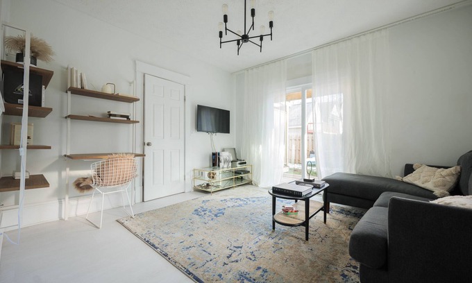 Tremont House | Lovely 2 Bedroom Unit with a Hot Tub