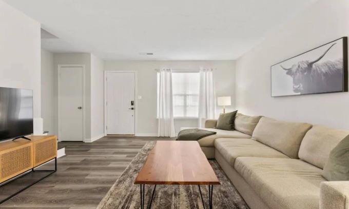 Bowling Green Condo | Lovely 2- Bedroom Condo located in the heart of BG