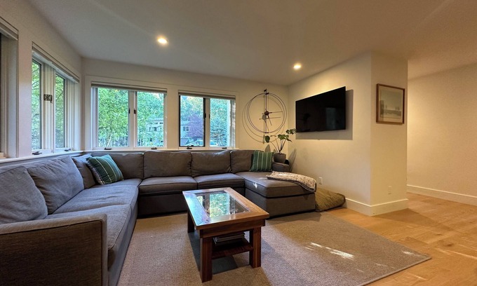 Sun Valley House | Lovely 3-bedroom house 3 miles south of Ketchum