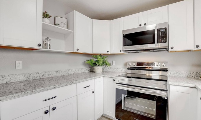 East Colfax House | Lovely 3-bedroom house in Denver