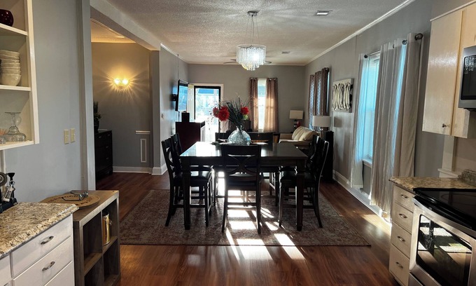 Wadley House | Lovely 3-bedroom house on Main Street Wadley