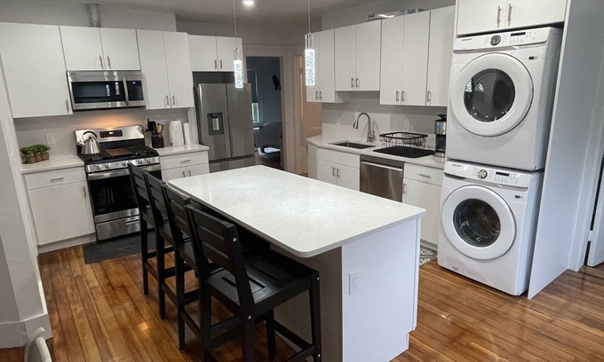 Ipswich Apartment | Lovely 3-Bedroom in Historic Downtown Ipswich