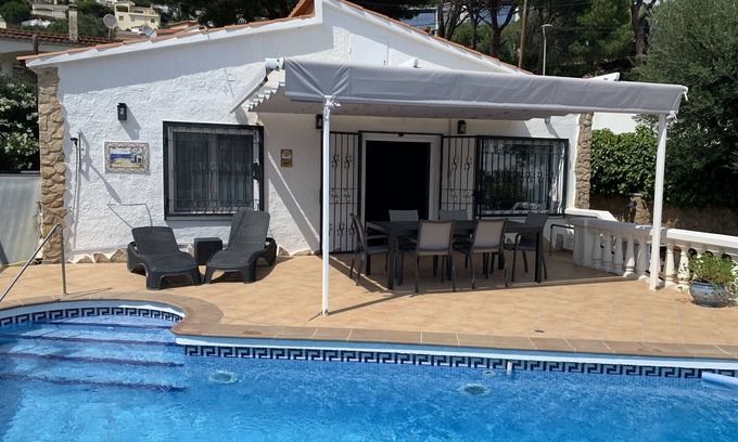 El Mas Fumats Villa | lovely 3 bedroom villa with private pool