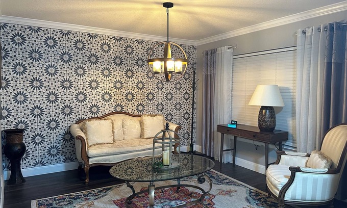 Heritage House | Lovely 4-bedroom Beauty Near Sea World