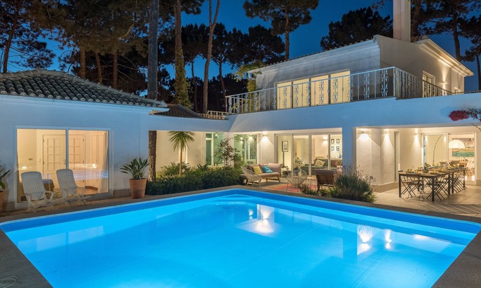 Charneca de Caparica e Sobreda Villa | Lovely 5 bedroom villa in golf resort, next to fantastic beaches