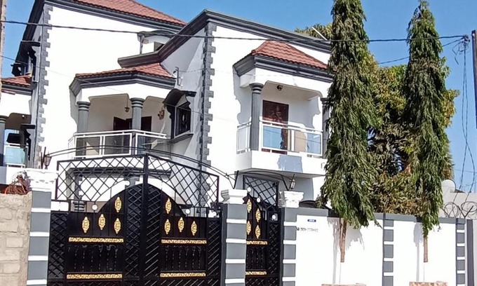 Kololi House | Lovely 6-bedroom vacation home