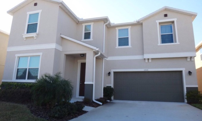 Crystal Cove House | Lovely 7-bed Pool/SPA, Lake View/Game Room/Club Free/15 min Disney! 14 people