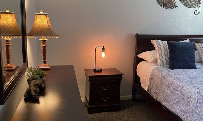 Pearland Apartment | Lovely and Cozy 1bedroom apartment -WIFI - RokuTV