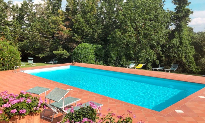 Poggiarello House | Lovely apartment in villa for 2 guests with WIFI, pool, TV and patio