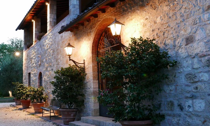 Colle di Val d'Elsa Villa | Lovely apartment in villa with pool, WIFI, TV, patio and panoramic view, close to San Gimignano