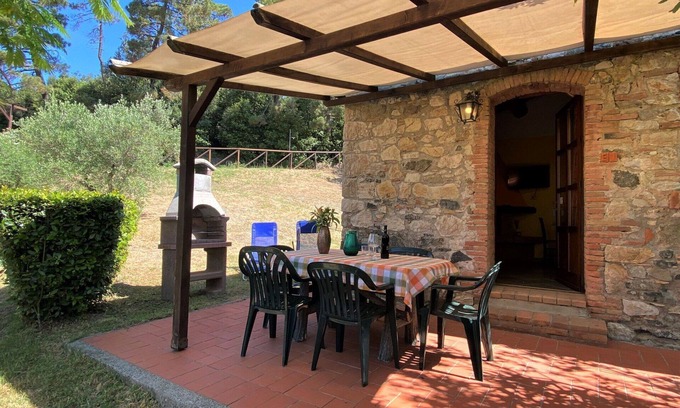 Riparbella Apartment | Lovely apartment for 5 people with A/C, WIFI, pool, TV, patio and parking