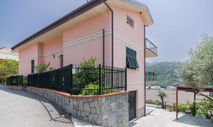 Casarza Ligure Apartment | Lovely apartment for 4 people with WIFI, A/C, TV, terrace and parking