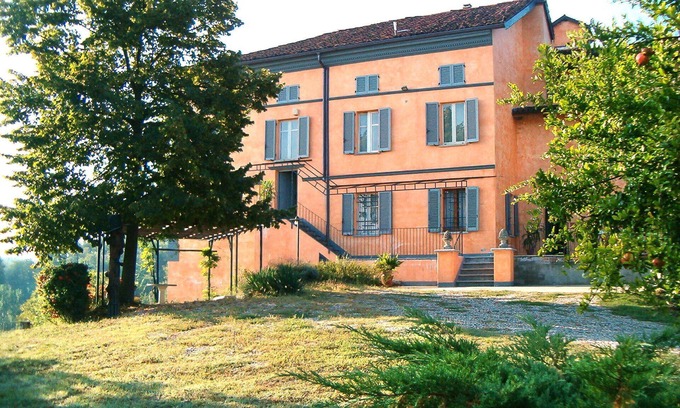 Rocca D'Arazzo Apartment | Lovely apartment for 4 people with WIFI, terrace and parking