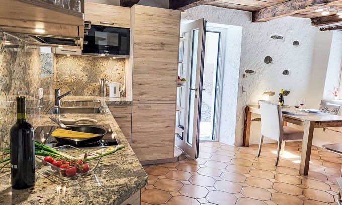 Miglieglia Apartment | Lovely apartment for 2 guests with WIFI, TV, pets allowed and parking