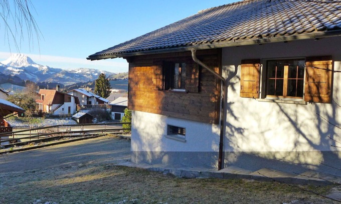 Charmey Apartment | Lovely apartment for 10 people with WIFI, TV, balcony, pets allowed, panoramic view and parking