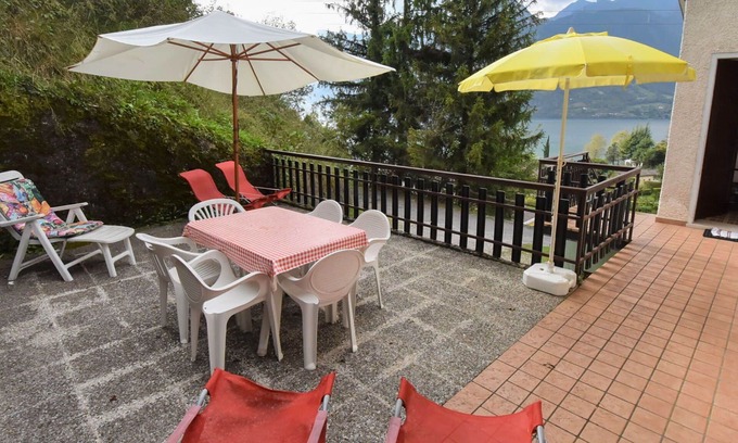 Vesta Apartment | Lovely apartment for 14 people with TV, terrace, pets allowed and parking